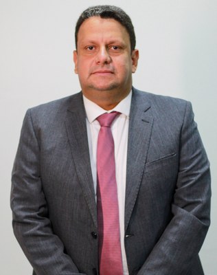 LÉO LOPES