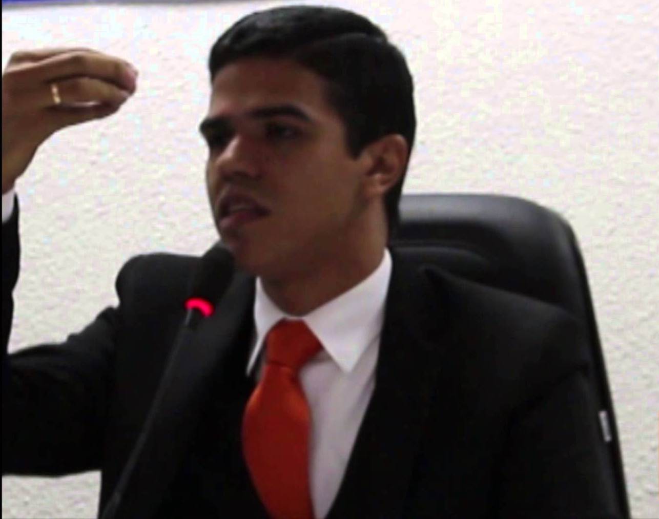 Vereador Clewinho Cavalcante solicita do Executivo a pavimentação da Rua Padre Ernesto II